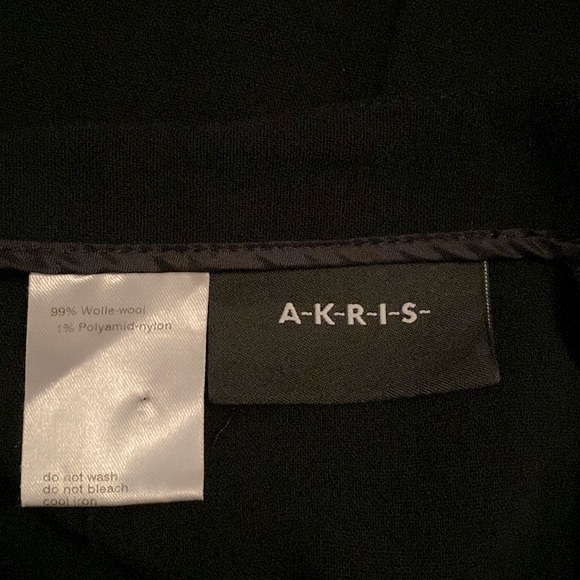 AKRIS
Carol Classic Flat-Front Pants - Picture 10 of 10